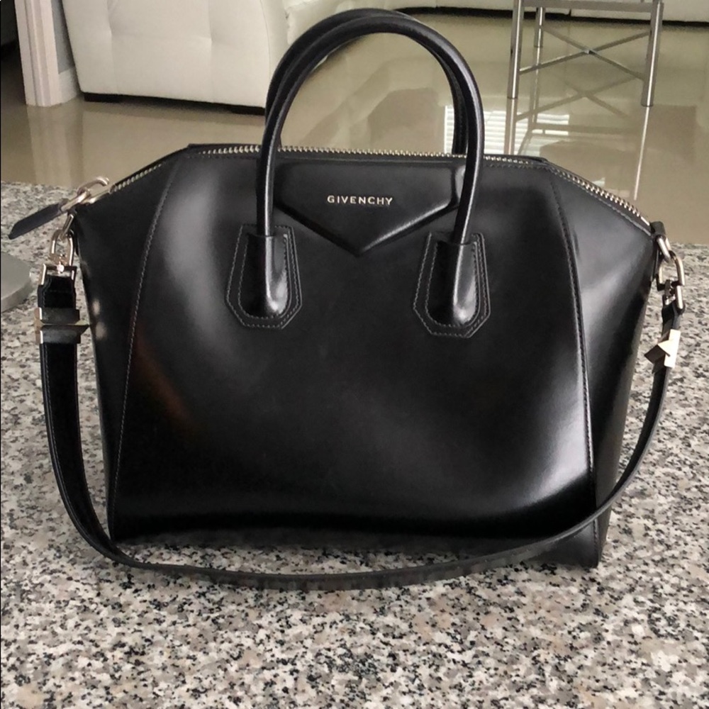 Givenchy Medium Antigona Handbag